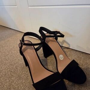 Chic Black Block Heel Sandals